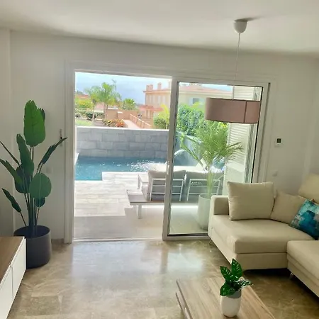 The Retreat House - Private Pool Apartment *
