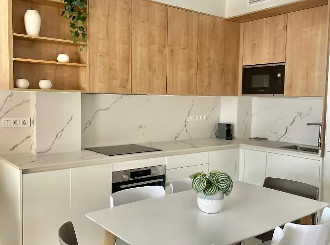 The Retreat House - Private Pool Apartment *