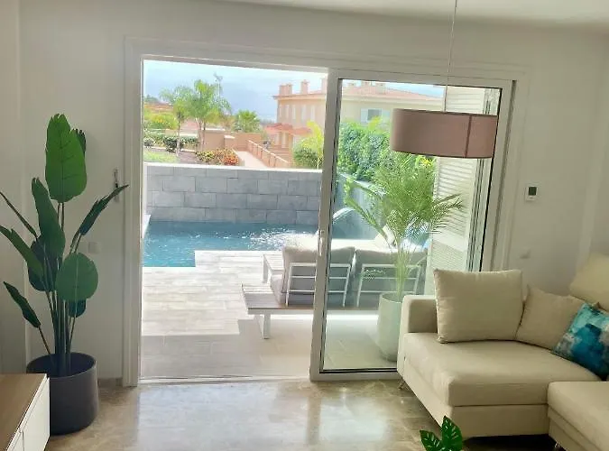 The Retreat House - Private Pool Apartment *