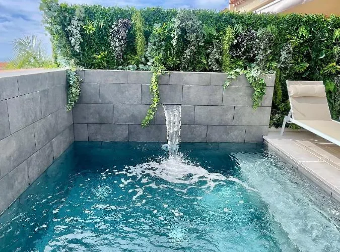 The Retreat House - Private Pool Apartment *